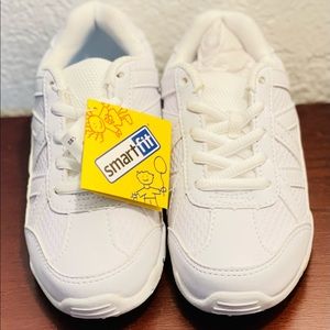 SMART FIT WHITE SNEAKERS.           Size: 11 kids Unisex